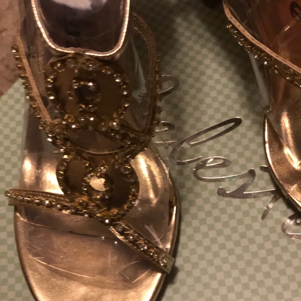 NEW, SEXY, ELEGANT-GOLD & RHINESTONE STILETTO’S - Picture 8 of 8